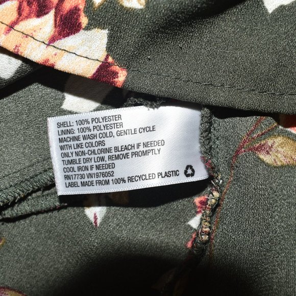 Xhilaration Sz M Green Floral Print Jumpsuit with wide leg short - Picture 7 of 8